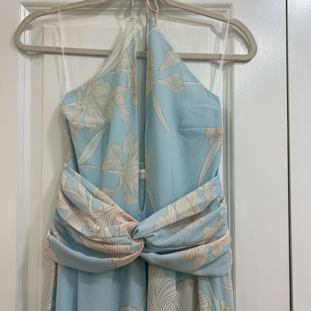 Meshki Cyra
Plunge Chiffon Midi Dress - Blue Floral Print - Picture 7 of 9